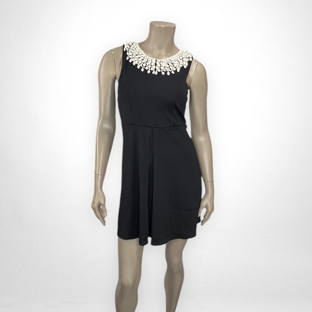 FREE PEOPLE Small Waffle Knit‎ Black Dress With Crocheted Collar Sleeveless